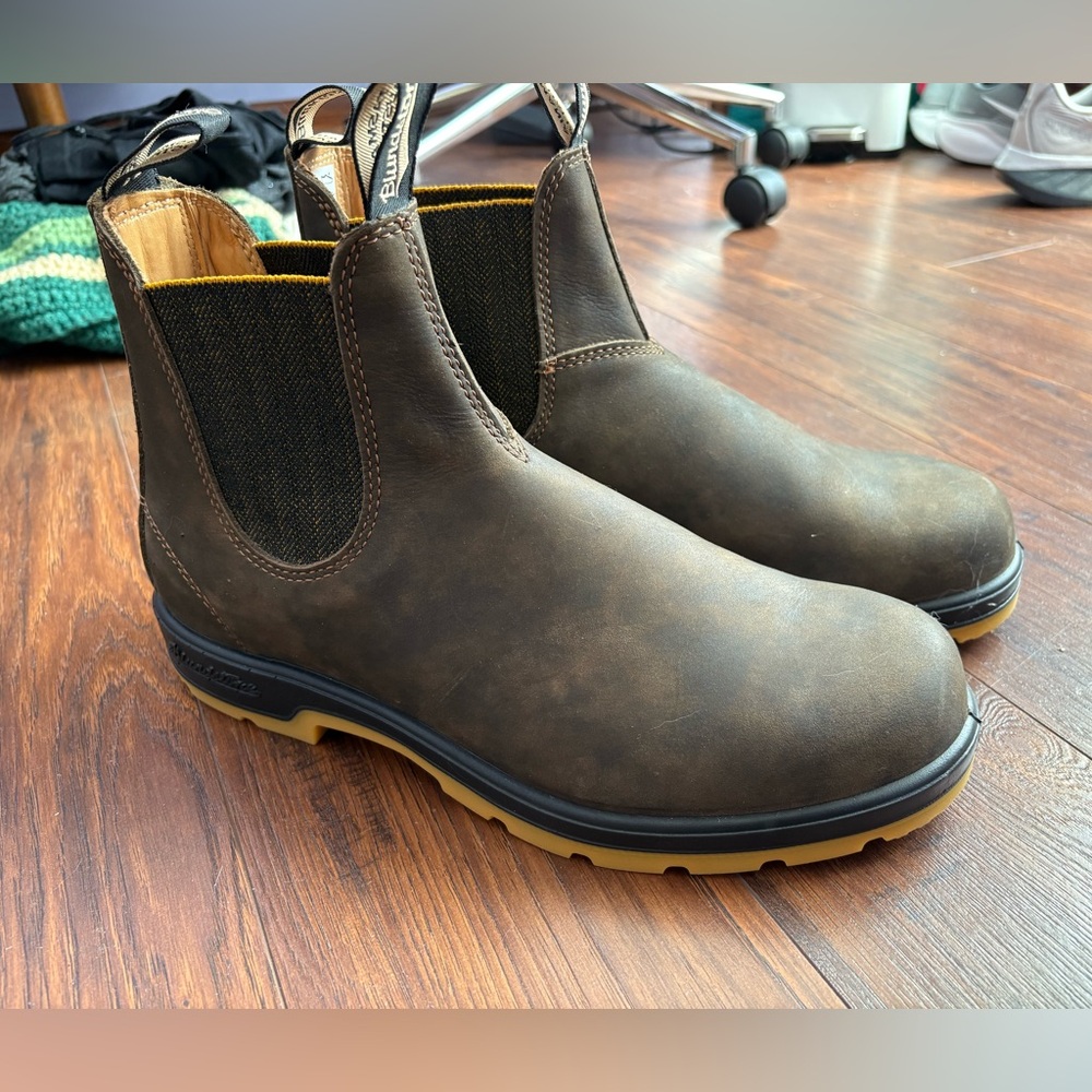 Rustic Brown Blundstone Chelsea Boots - Men’s 11